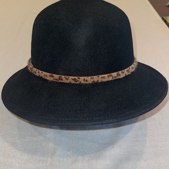 CHRISTIAN SIRIANO NEW YORK BALCK BEAUTY HAT FOT EVERY Occasion PERFECT CONDITION - Picture 1 of 4
